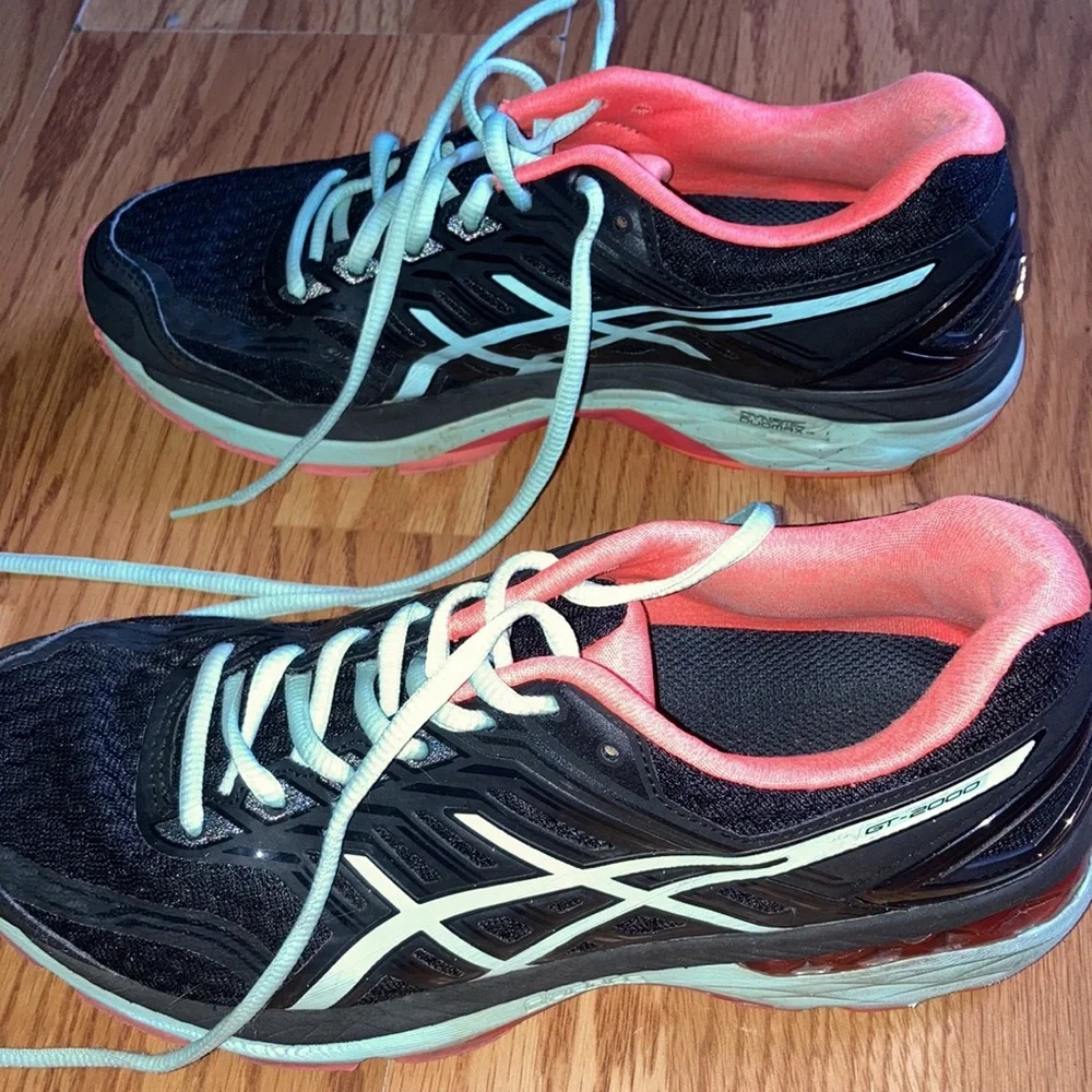 Women’s ASICS Gel Sneakers - Picture 7 of 9